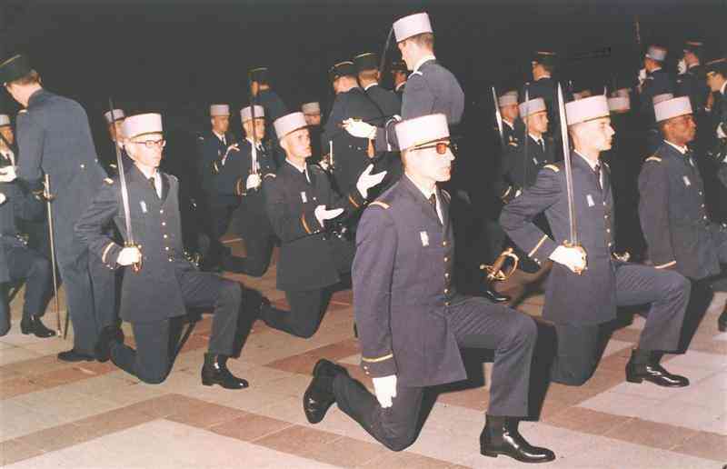 07_Num0012 (Delle Luche).jpg - Remise des sabres : pendant...
